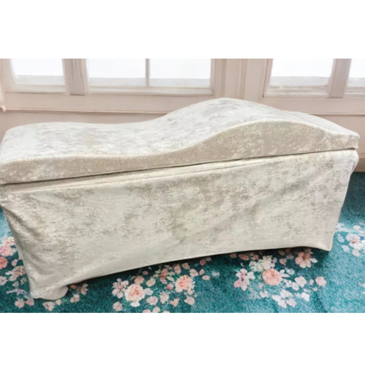 1.Materasso 
1.Copri lettino abbinato con il materasso 
1.Copri materasso 
Tempi di spedizione 14 giorni costi di spedizione inclusi